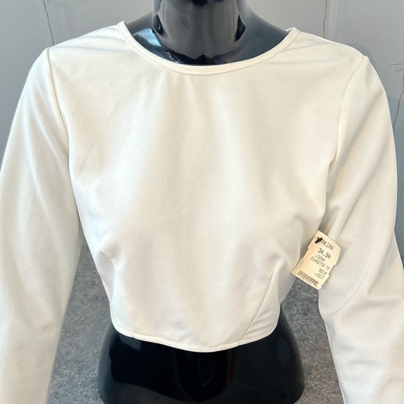 Akira off-white polyester long sleeve crop top - Picture 9 of 9